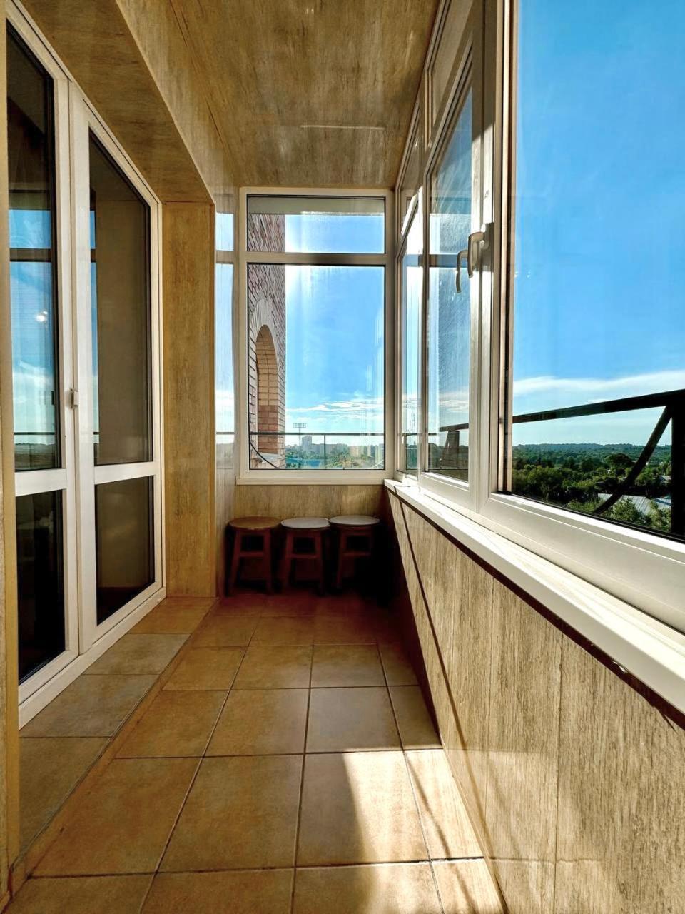 Apartpoltava: Central 2-Room Apartment with Panoramic Balcony Exterior photo
