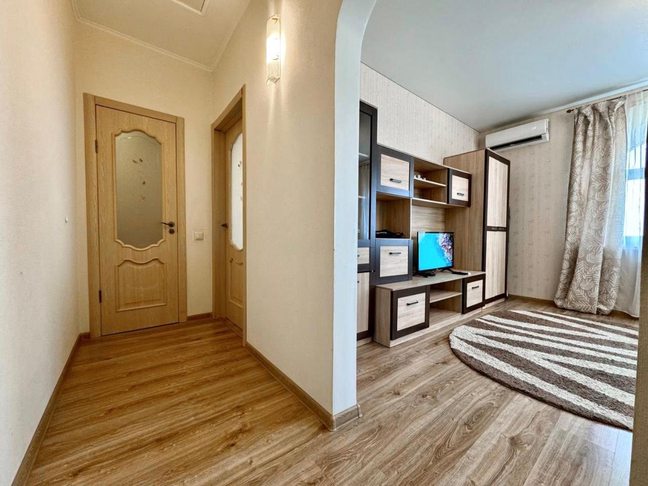Apartpoltava: Central 2-Room Apartment with Panoramic Balcony Exterior photo